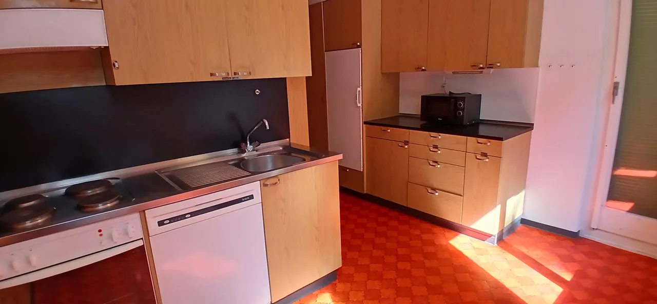 Large View Kitchen